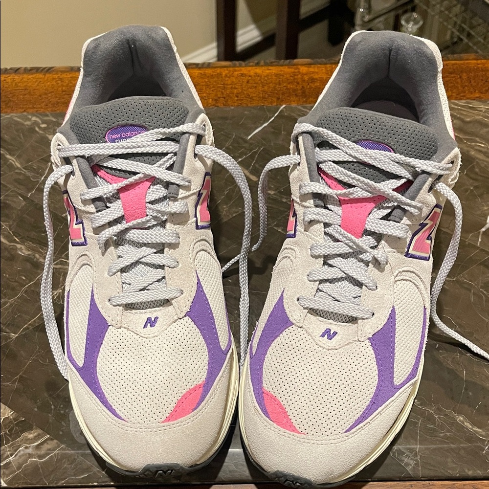 New Balance Men’s Grey, Pink and Purple 2002R Sneakers